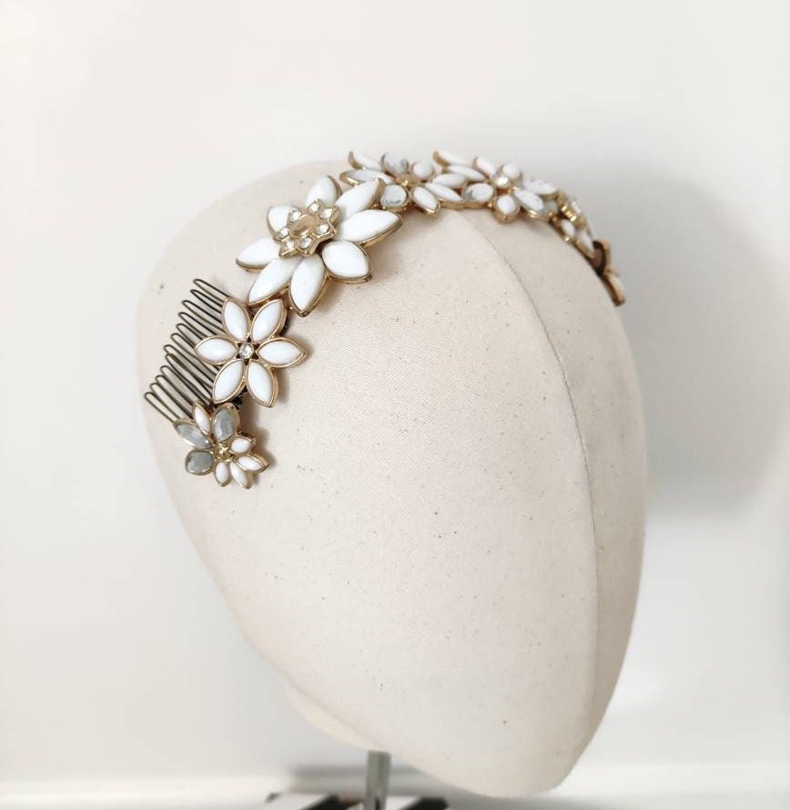 White flower hair vine headdress with silver & gold - Boho beach wedding - Bridal star floral tiara articulated hair comb